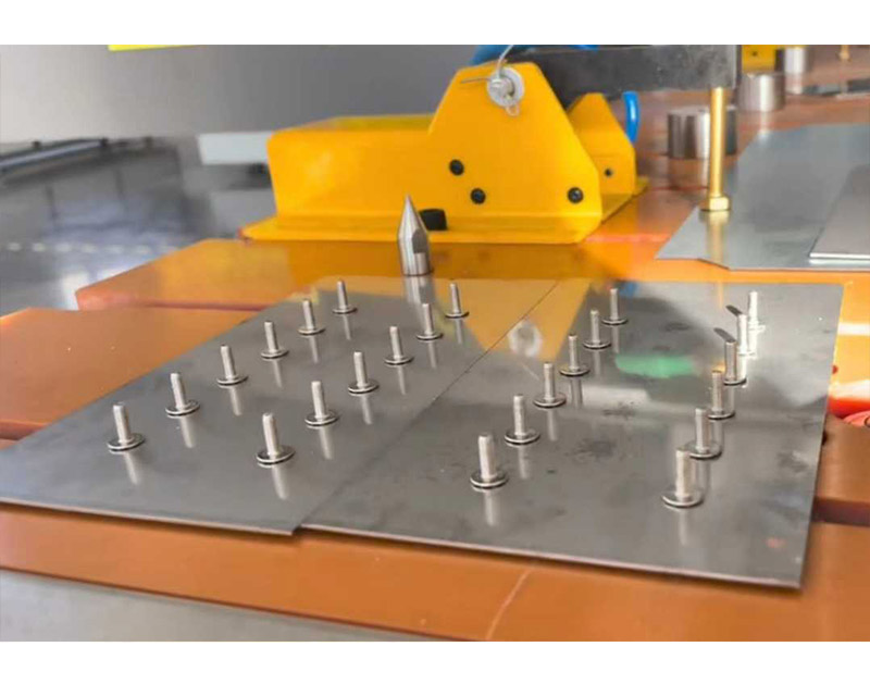 3015數(shu)控螺柱(zhu)栽樁(zhuang)機(ji)